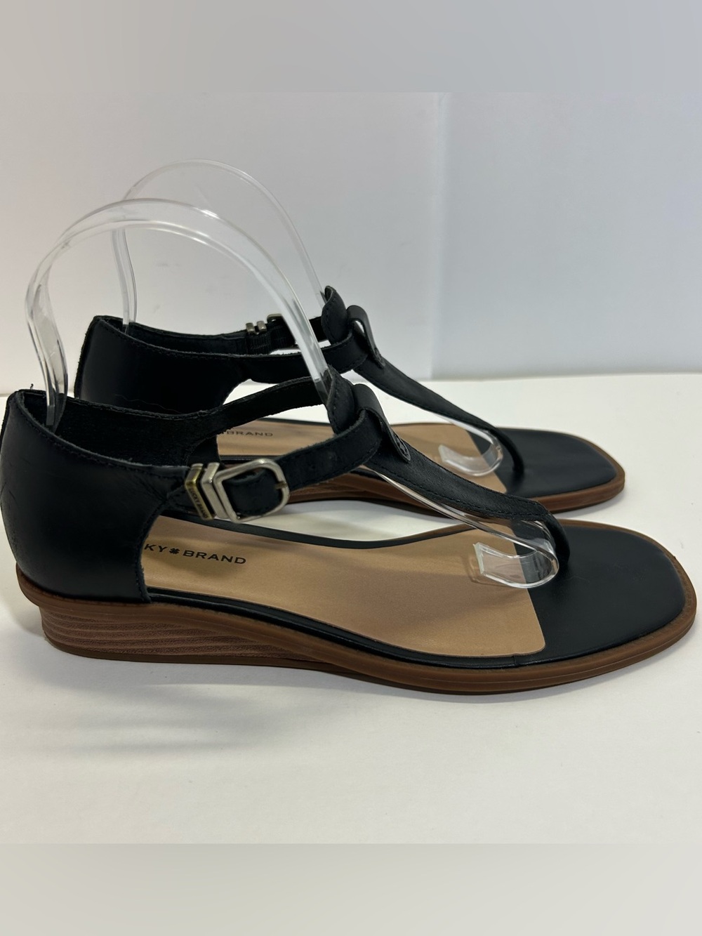 Lucky Brand Black Annamae Sandals Wedge T-strap size 7.5, 38 Leather